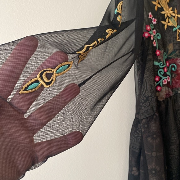 Beautiful dress embroidered netting over pattern sheath pockets empire waist - Picture 3 of 10